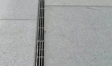 线性排水沟多缝案例图-02