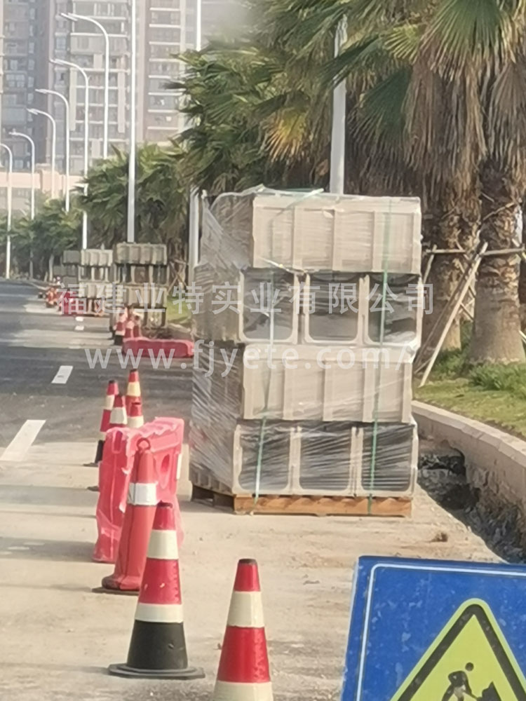 树脂成品排水沟待安装图