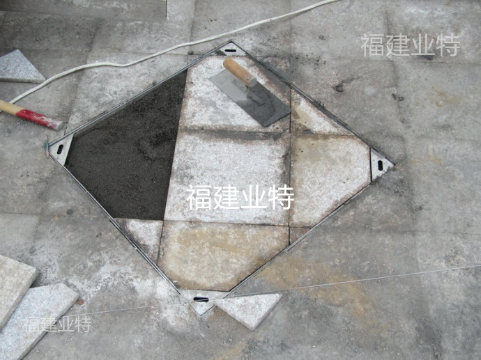 不锈钢方形装饰井盖的特点