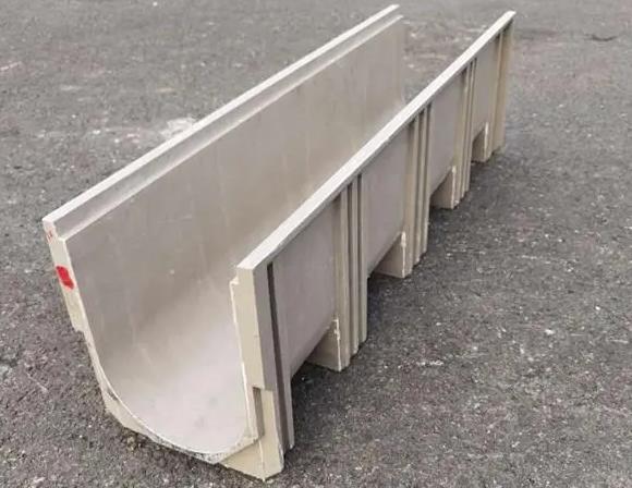 公路上的排水沟怎么样